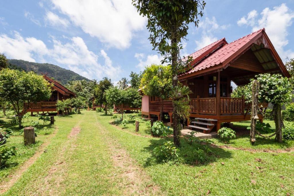 OYO 1143 Phet Luran Thai Resort Kohchang Koh Chang Bagian luar foto